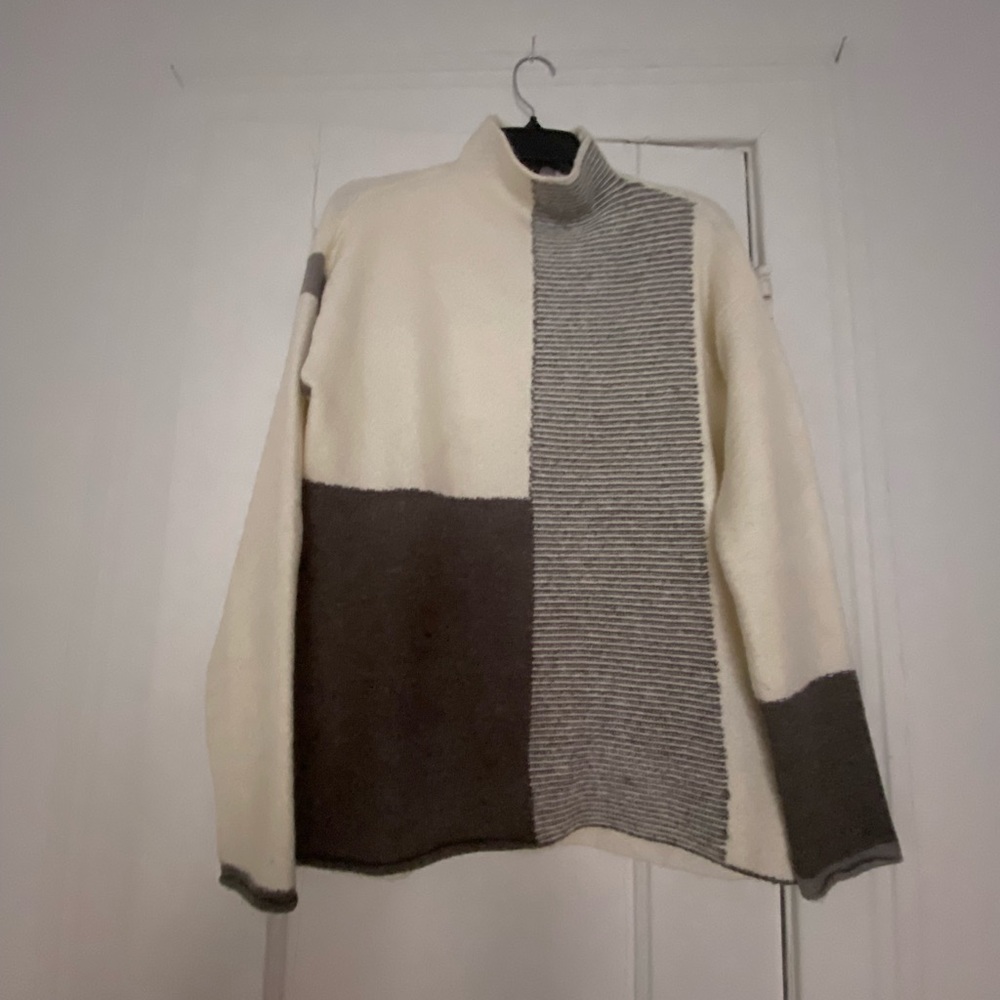 CYRUS Sweater Sz M - Picture 1 of 9
